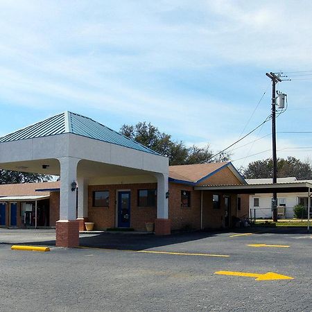 Americas Best Value Inn Comanche Exteriér fotografie