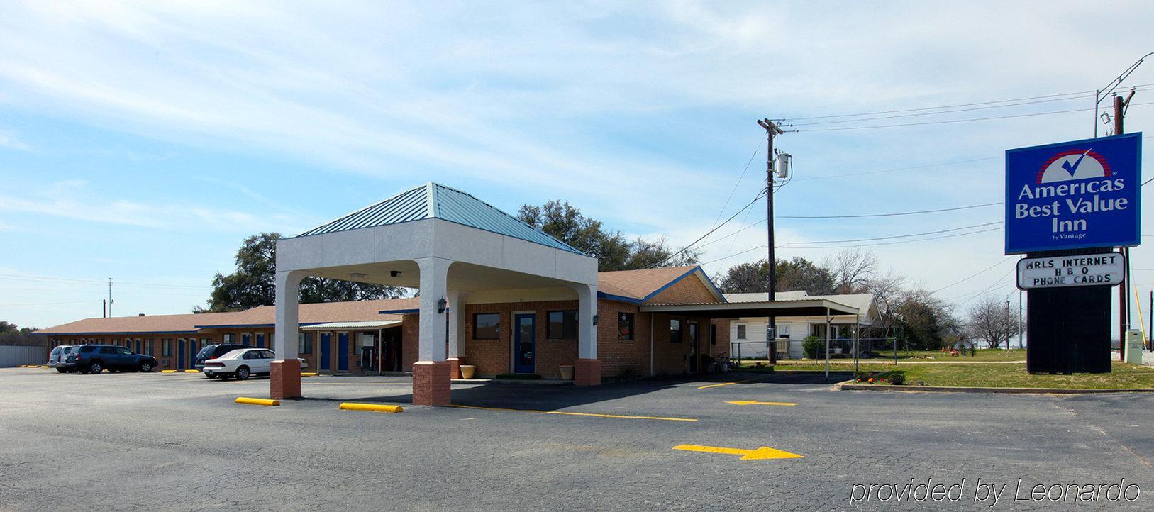 Americas Best Value Inn Comanche Exteriér fotografie