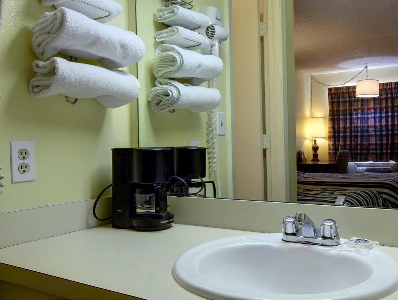 Americas Best Value Inn Comanche Exteriér fotografie